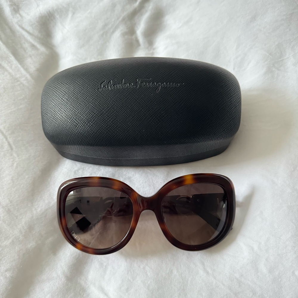 NWOT Ferragamo SF727S 53mm Sunglasses